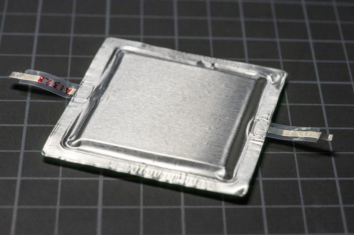 Li-ion sulfur pouch cell